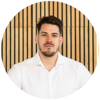 Sánta Bence - Ingatlanspecialista